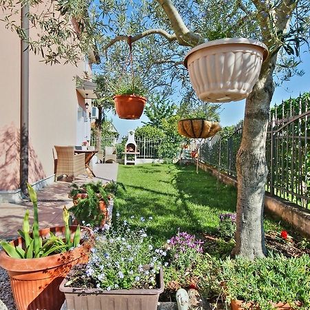 אומאג Lorena Apartments מראה חיצוני תמונה
