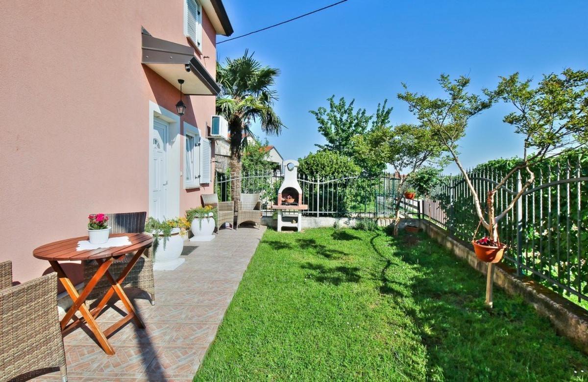 אומאג Lorena Apartments מראה חיצוני תמונה
